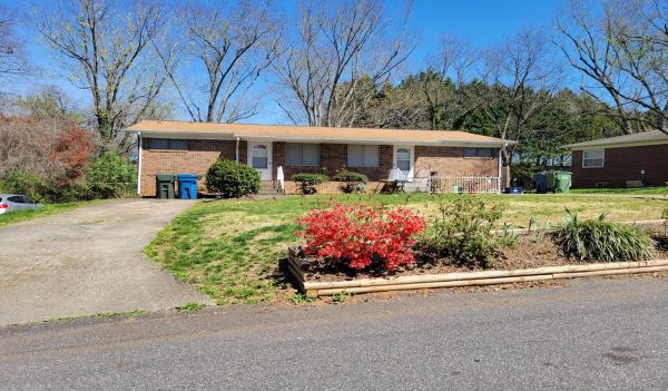 Front of Duplex © Lake Hickory Realty, LLC